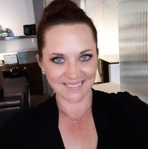 Meet your Posher, Dena